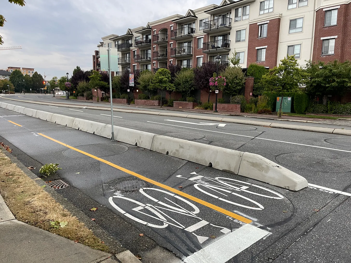 Protected bike lanes on Douglas Crescent